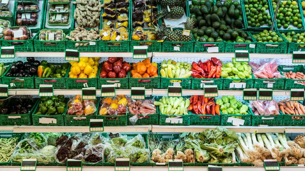 Loose fruit and veg in supermarket